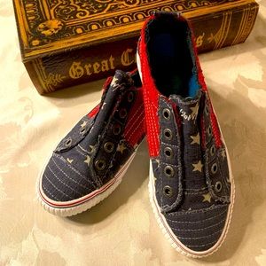 NWT Blowfish Malibu Stars and Stripes sneakers